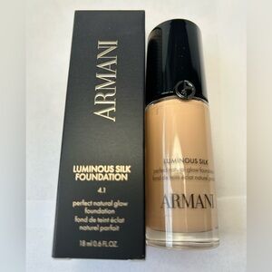 NWT🌷Armani Luminous Silk Natural Glow Blurring Foundation 24H Wear in #4.1
